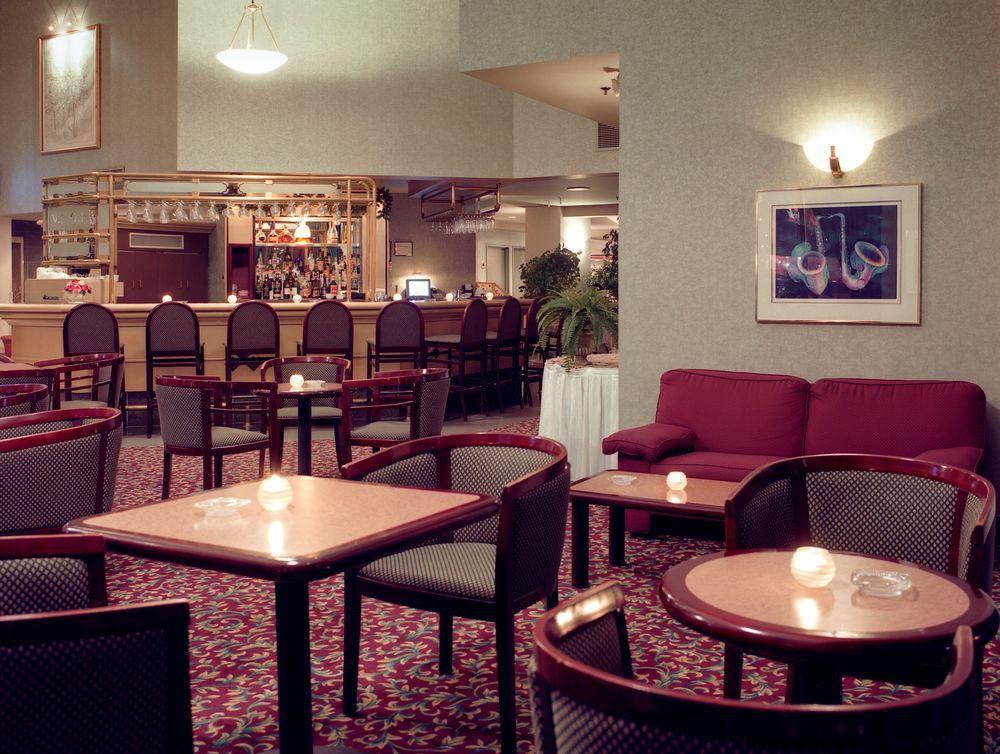 Delta Hotels By Marriott Sherbrooke Conference Centre Ресторан фото